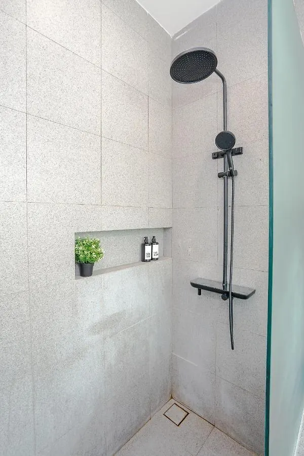 Zeta Villa - Newly Renovated 2Br In Seminyak Legian